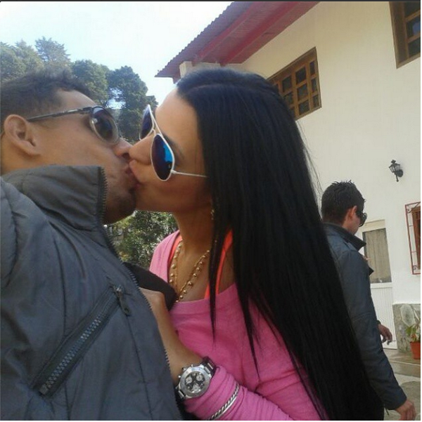 Fc_JimenaAraya's tweet photo. By @JimenaarayaVzla Detras de alguien que triunfa ,hay muchas caìdas y derrotas superadas.. X siempre L.A ♡♡ http://t.co/18OOa1DuZp
