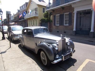 SpecDayCarSvc's tweet image. Our 1954 Rolls-Royce is featured in the upcoming season of American Horror Story! #AHSFreakshow