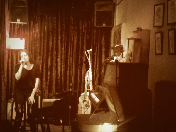 thelittlenoise's tweet image. @kendalthompson killing it at the Press Club #yzz #indiemusic