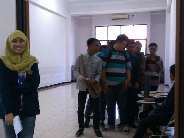 DPM FIA UB 2014 (@dpmfia_2014) on Twitter photo Hari ini DPM FIA 2014 mengawasi berjalannya information center PKKMABA FIA 2014, pleton berapa ini? Cc:<a href="/panglimafia/">PKK MABA FIA 2014</a> Hari ini DPM FIA 2014 mengawasi berjalannya information center PKKMABA FIA 2014, pleton berapa ini? Cc:<a href="/panglimafia/">PKK MABA FIA 2014</a>