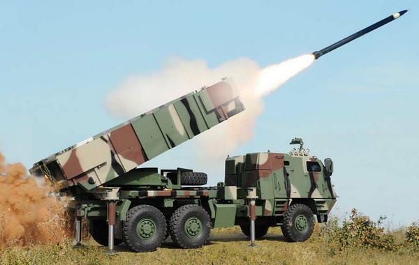 fyzzhapily's tweet photo. RT @GNFI: Astros II MK 6 milik TNI AD memiliki mobilitas dan fleksibilitas tinggi yg bisa ditembakkan dari mana saja http://t.co/5rMeO2e9OQ