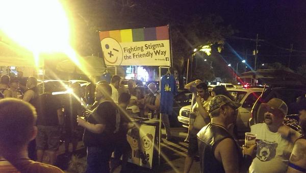 friendlyNOLA's tweet photo. A great crowd tonight. Come visit us and get your #SD2014 t-shirt! @MisterFriendly @phoenixbarnola http://t.co/zKh1e8cgyo