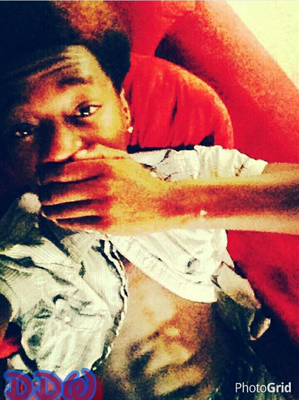 white_denzel's tweet photo. Trying to make it out the  hood Cuz shit is getting ruff http://t.co/zpJvGPAV1P