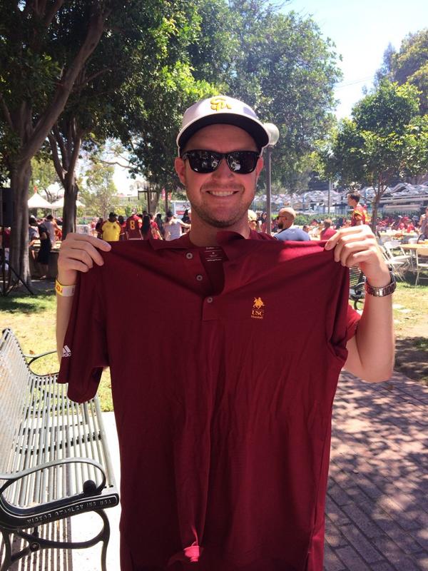 USCMarshallWear's tweet photo. New polo. Happy customers. Good times #USCfootball #doinit4thekids #c4c http://t.co/mzwApWrCdO