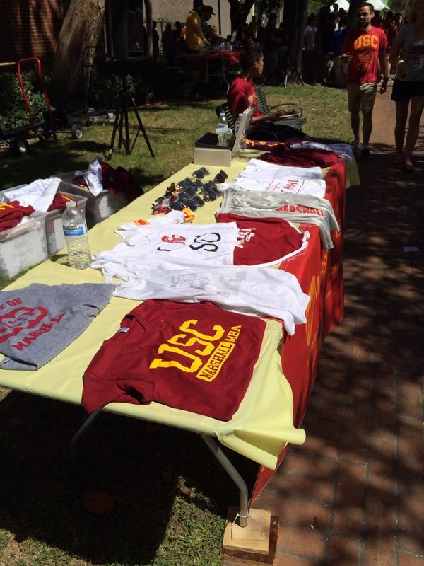 USCMarshallWear's tweet photo. First tailgate o' the season! Slangin Marshall merch #BeatTheBulldogs #USCfootball #c4c #uscmarshallmba http://t.co/3mUWkThYy5
