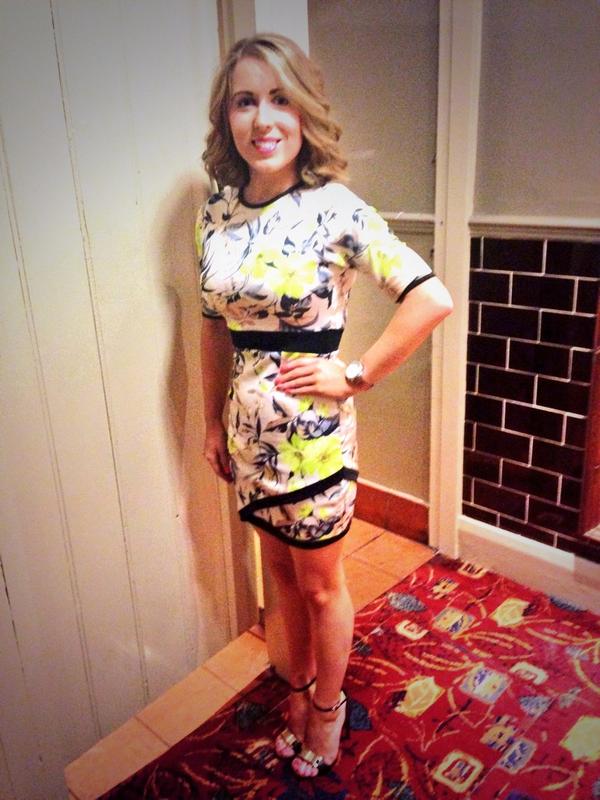 lucyevs1's tweet photo. Last night 🎉🎁❤️ http://t.co/frSWkjbuFc