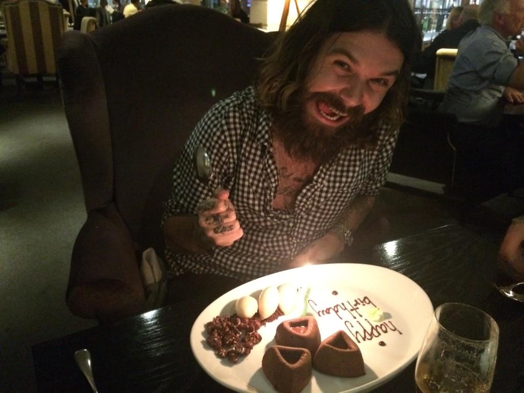   !!!!!!!!!!!! HAPPY BIRTHDAY SIMON !!!!!!!!!!!!! Lots of Love X  Simon Neil is deffo  