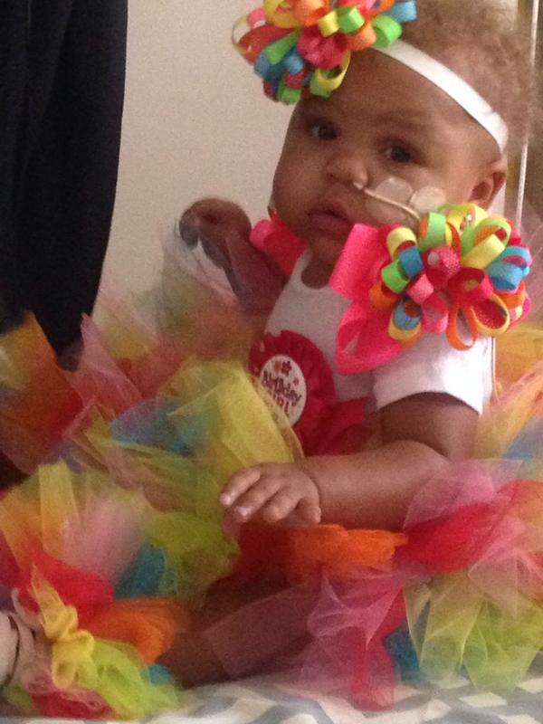 Only1BIGBABYY's tweet photo. Princess muddas 😍😘 #MyBabyPretty #FreeHerDad #PrincessRiRi #HerBdayAllWeek 🙌🙌 http://t.co/wBVw4aoKD0