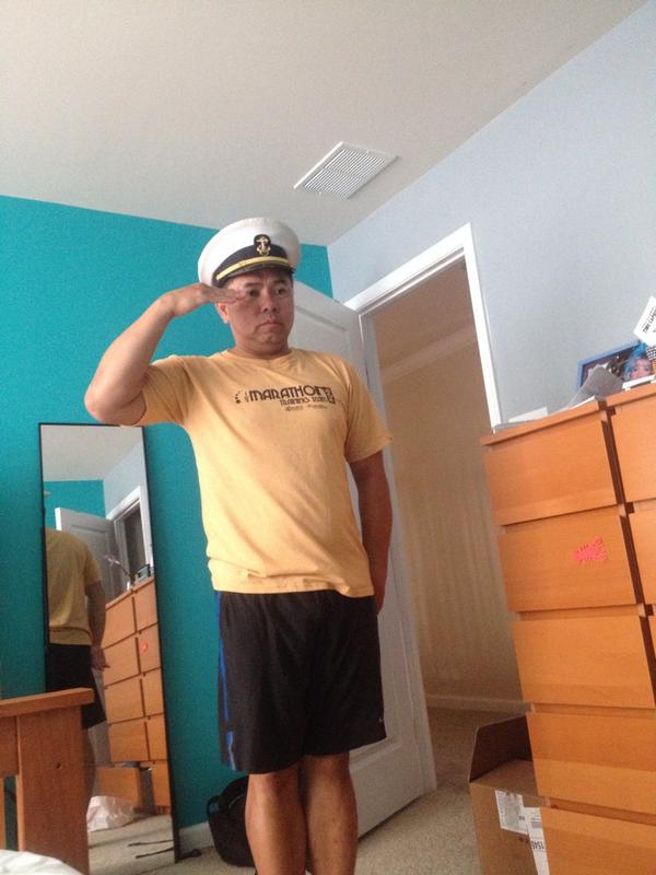 ESCOuseee_Mee's tweet photo. My dad walks in my room marching with my Uncle's cover from when he was at the Academy saying "Look I'm Matt"😂 #OhGil http://t.co/RskoXdMGjn