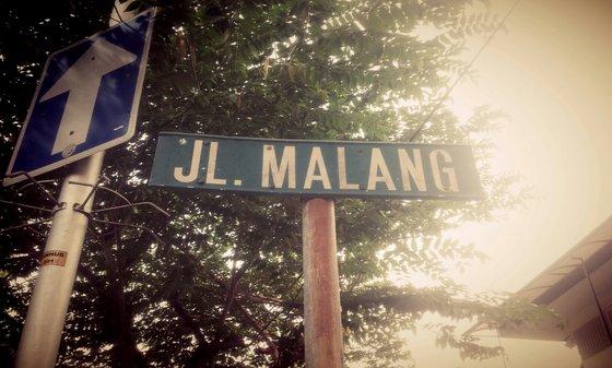 RadarFams's tweet photo. Sekarang kita lagi nonggkrong disana ya http://t.co/IYBmhLx1sP