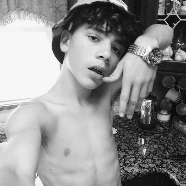 prvmeth's tweet image. Yo bitch wanna suck the codeine out of a nigga :🍇💿: