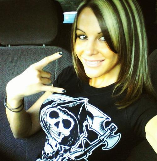 Awwwwh! That cute face. <a href="/VelVelHoller/">Velvet Sky</a> Your so defining BEAUTY! :)