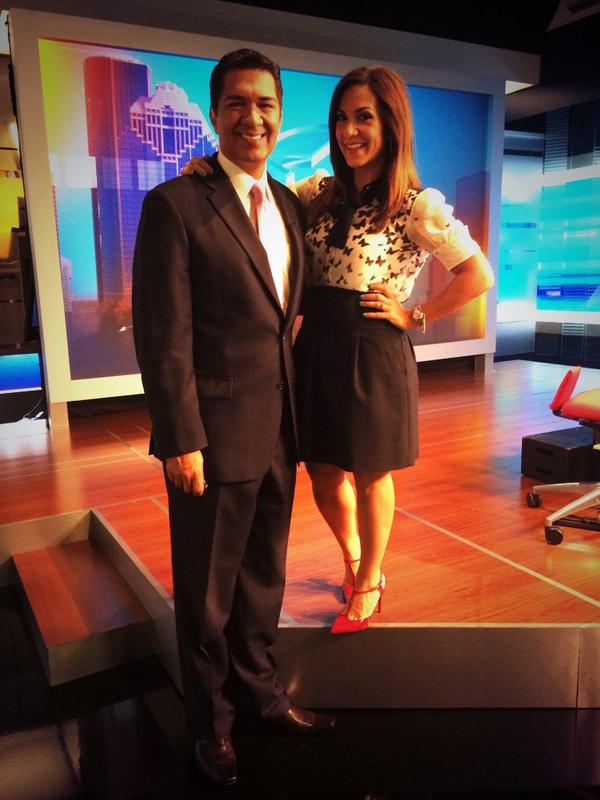 zavalacourtney's tweet image. Working with @ayanezkprc Who's taller? #kprclocal2 #imwearingheels #verticallychallenged