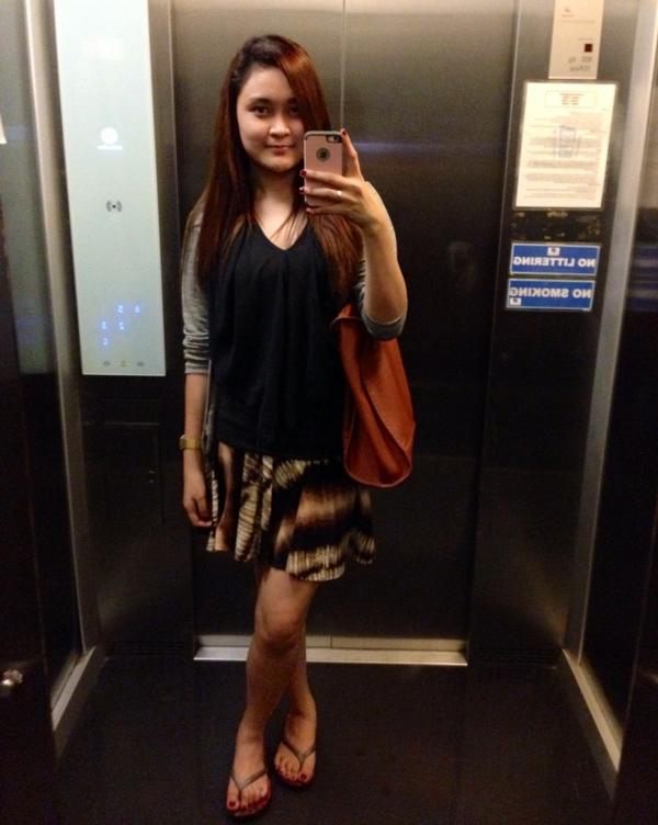 iamdessixteen's tweet photo. That awkward elevator shot. Lol! #ootd #badhairday #keri nalang. Haha! http://t.co/j8VymcIwJ0