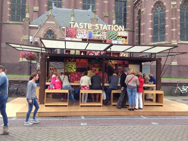 Veel belangstelling voor het Taste Station. Ook leuk voor kinderen. Leerzaam!