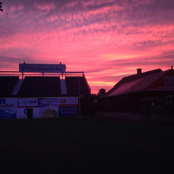 crague2's tweet photo. Gorgeous sky over Hadlock Field this morning #fieldofdreams #SeaDogsBaseball #favoritepromotion #cornfield π½βΎοΈ http://t.co/zguGFf6fjH