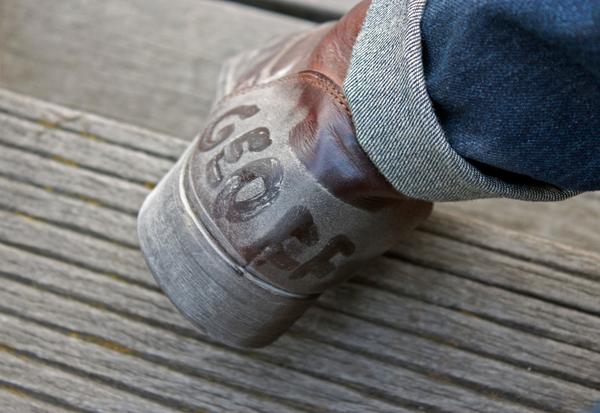 TheGeoffProject's tweet image. #thegeoffproject #geoff #dust #boots @ Bibliothèque nationale de France @ActuBnF 365 days of Geoff No.58