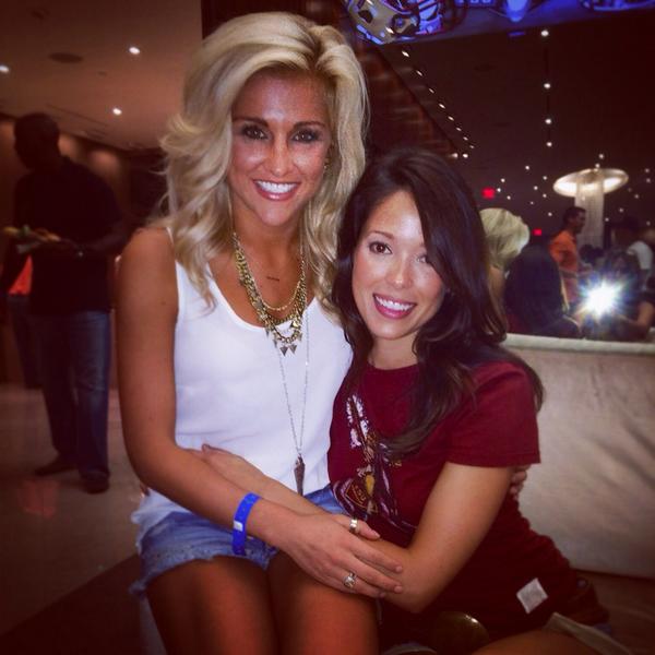 CouDanielle's tweet photo. Had a blast w/my bestie @ATTStadium last night for the #OSUvsFSU game!! 💙🏈🐊 butttt--> #stillagatorfan @Laney_Gonzalez http://t.co/Y8ydN2XxVT