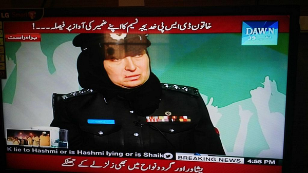 danish470's tweet photo. Civil disobedience! #nayapakistan #pti http://t.co/cFlwWkLLoT