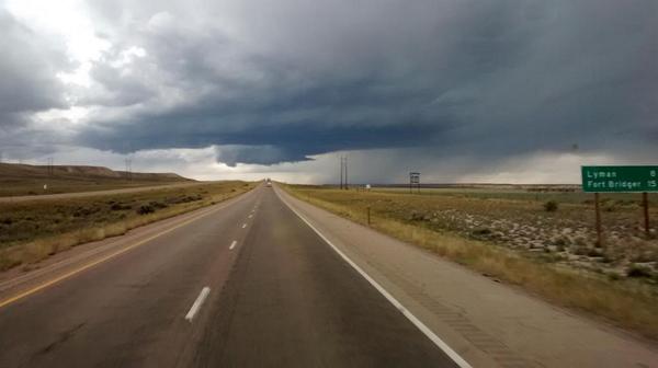 n2brown38's tweet photo. @BobVanDillen going to Washington State from Buffalo New York. there was snow in Wyoming and rain alone the way. :-) http://t.co/K398i450Lt