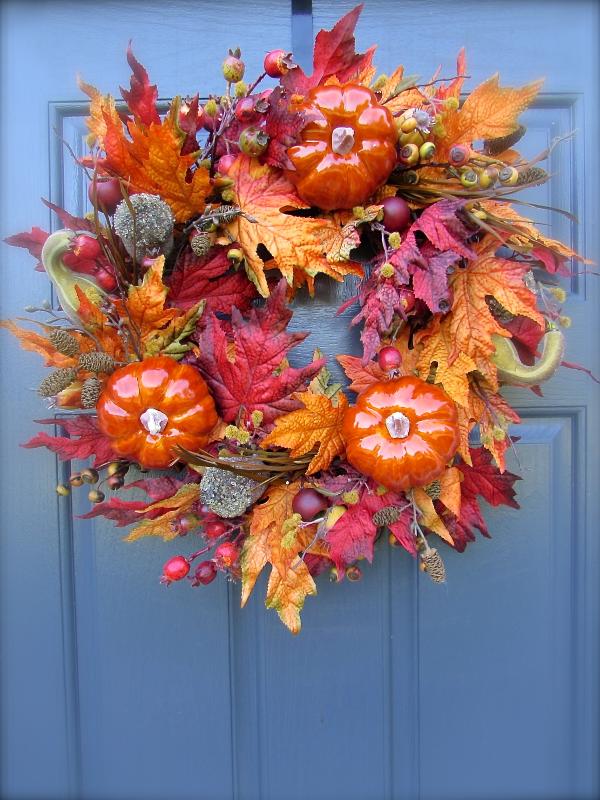 RebeccasWreaths's tweet photo. School has begun, Fall designs are being made! #COPT #Fallwreaths #Falldoordecor #Thanksgiving http://t.co/xRAuNe2fZn