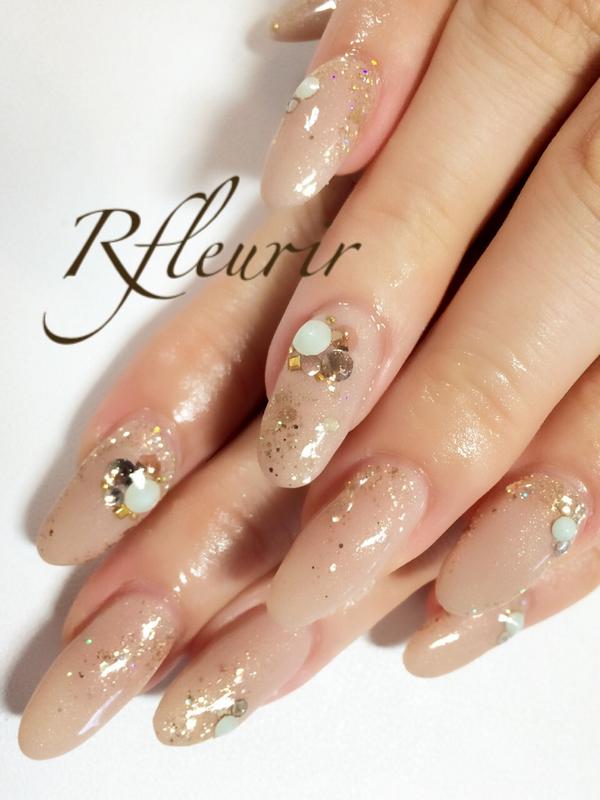 神戸ネイルサロン Rfleurir お客様ネイル 指先彩るgoldラメ 指先キレイ度アップ いつもご来店有難うございます Rfleurir アールフルリール キラキラネイル ベージュネイル シンプルネイル ジェル ネイルアート 神戸 Nail Http T Co