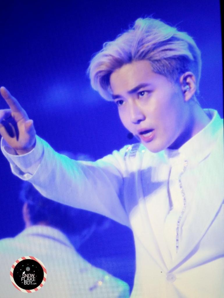 BwXtLfGCcAAAVre.jpg:large