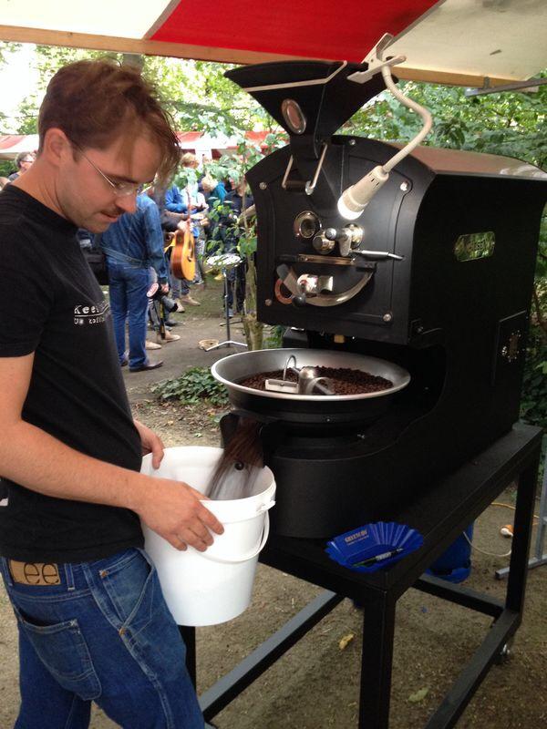 De Eenhoorn Koffie brandt ter plekke op #olm14