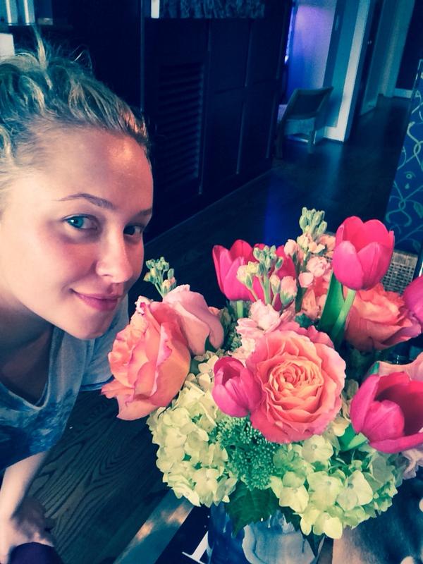 haydenpanettier's tweet photo. @lorenasarbu Thank you for my beautiful flowers and the pleasure of wearing your stunning dress! #Emmys http://t.co/vKeTrK94dZ