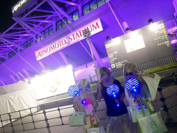 はるたむ A Nationのあゆ神だった セトリも最高でラストはjuly 1st 夏の終わりも毎年あゆと 迎えられて幸せ W いおりくん しいぴょん やよちゃんとʕ ʔ ʕ ʔ Http T Co S5wpuiekho