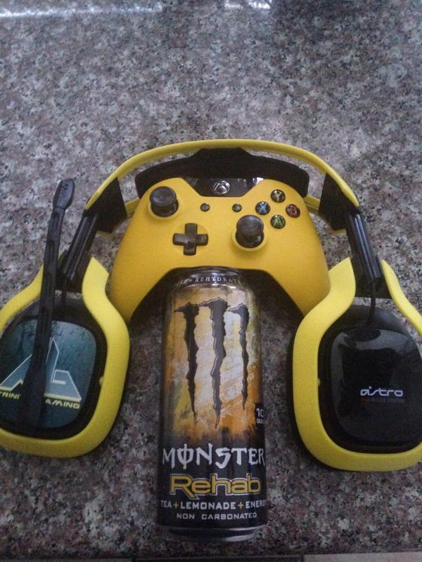 Denial_Sneak's tweet image. Pretty much what my Labor Day weekend consist of... @MonsterGaming @MonsterEnergy @ASTROGaming @ScufGaming #eFam