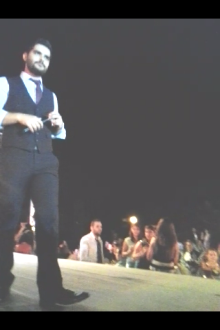 sebana1998's tweet photo. واثق الخطوة يمشي ملكا 
#MichAamTezbatMaii 
#NZ_in_concert 
@ZeytounNassif  
تصويري من حفلة السويدا 29/8 http://t.co/dwq1egkqcU