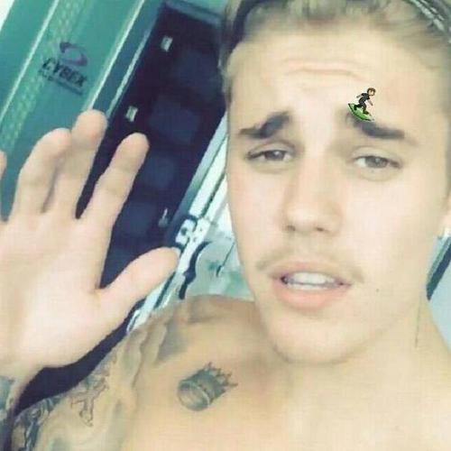 Stupid_fangirls's tweet photo. PTDRRRRRRRRRRRRRRRRRRRRRRR TEMA LES SOURCILS http://t.co/twjChr3SrD