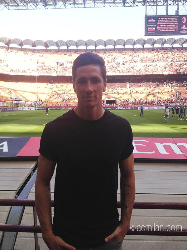 Ac Milan Welcome To The San Siro Fernando Torres Welcometorres Http T Co Y7lfsjef2k Twitter