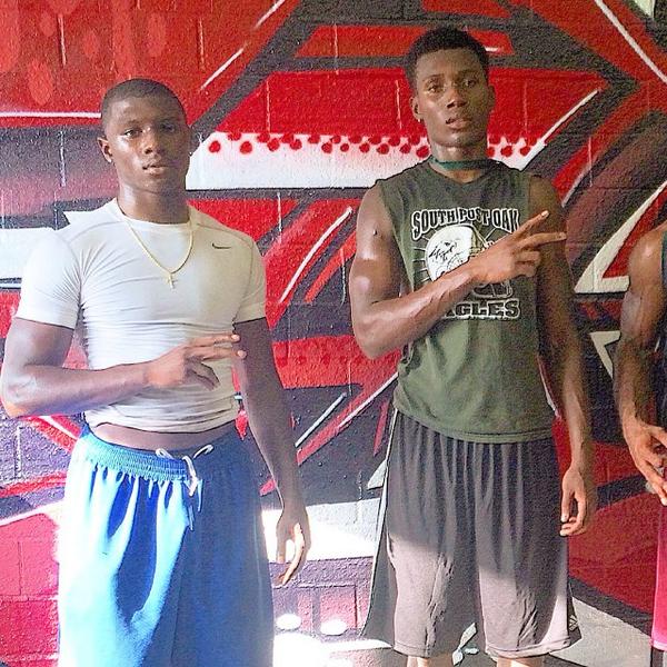 FSperformHTX's tweet image. My boys did work in their first game of the season, on the the next! @_TreyDuncan @Hollywood__5 #LamarHS #FSPelite