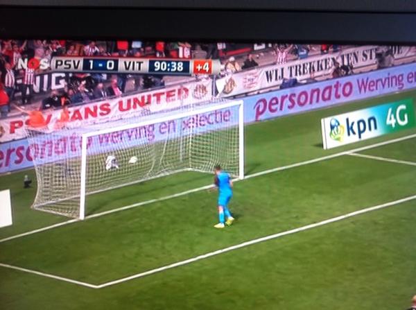 <a href="/Personato/">Personato</a> mooi in beeld bij de 2-0 van <a href="/PSV/">PSV</a> tegen Vitesse!