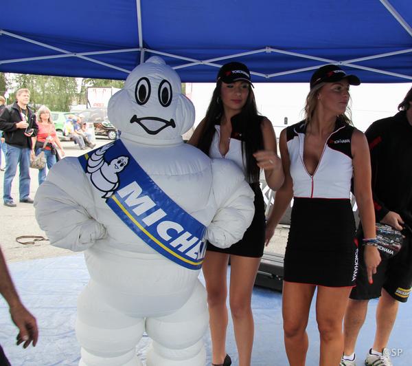 ColorCarPL's tweet image. He is always smiling when with Yokohama girls! @michelin_sport @MichelinTyres @YokohamaTC #BarumRally #FIAERC #rally