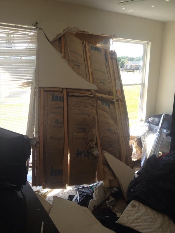 LukeFields3's tweet image. This is why we can&apos;t have nice things in Statesboro #gsuproblems