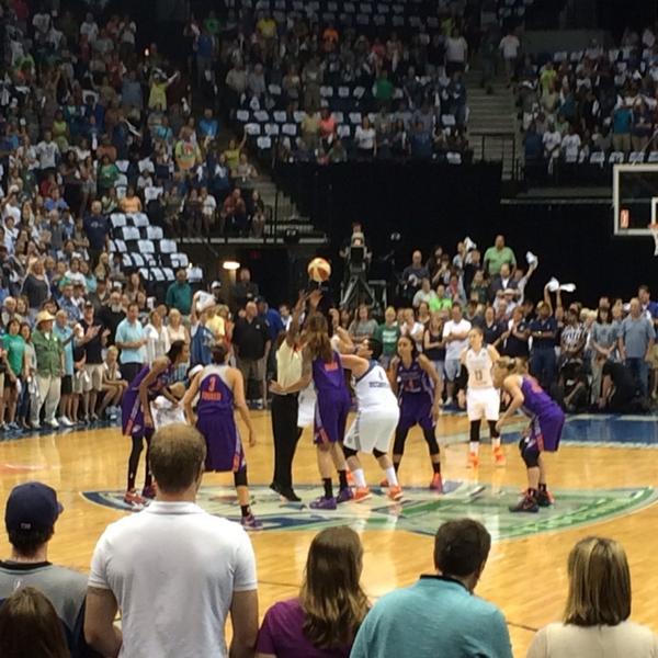 JShragg's tweet photo. @minnesotalynx LETS GO LYNX!!! #tipoff #playoffs http://t.co/wuZQTyYzEy