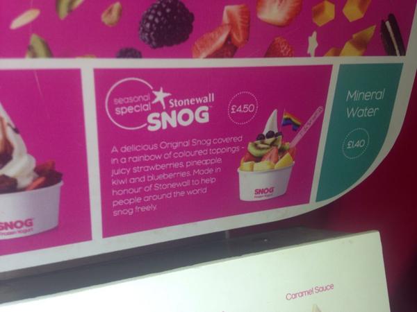 itsrichardlane's tweet photo. Loved seeing this whilst treating myself to a yummy @ifancyasnog. @stonewalluk #FirstSNOG http://t.co/ezD1nlLog2
