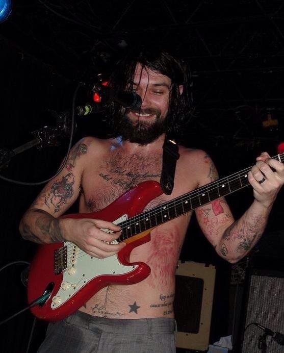 Happy birthday to the legend that is Simon Neil!    