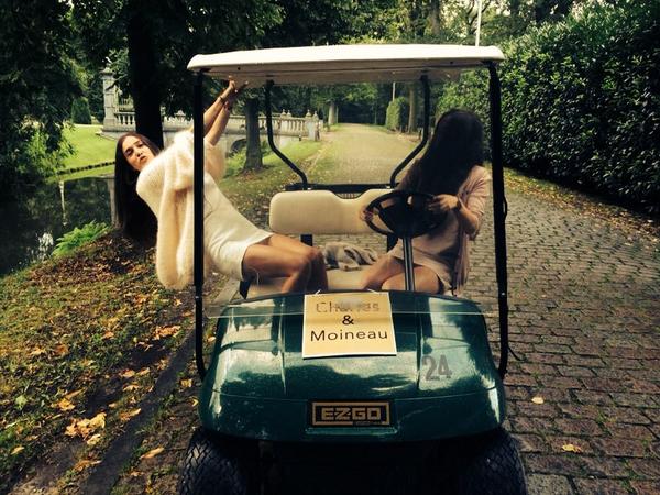 AlisonSmidt's tweet photo. Hangen met mijn kopieke 👯 @ManonSmidtt http://t.co/DPJktiY8VA