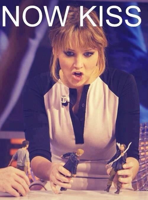 LiamHlover's tweet photo. Rt if you love Jennifer lawrence http://t.co/aiS5gXmNmH