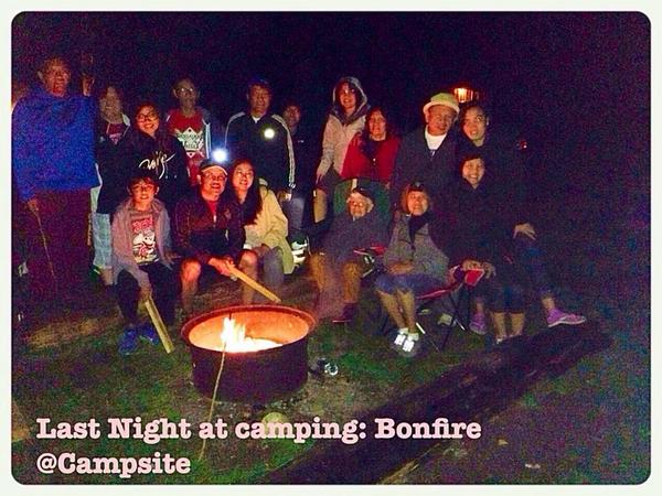 reyreyfort's tweet photo. Bonfire @ campsite with my family &amp; friends in Nanaimo Island http://t.co/mRM207o1Sy