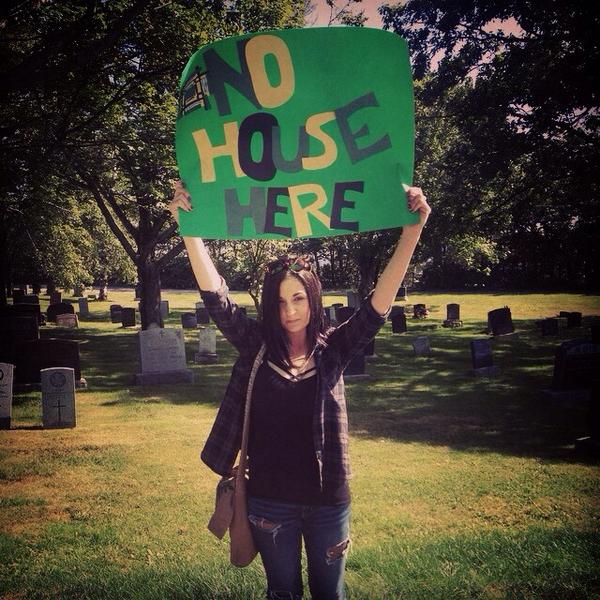 _talkingtrees's tweet image. #nohousehere Catrina McMullin from #novascotia supports #graceislet #saltspring Because we don't build on graveyards!