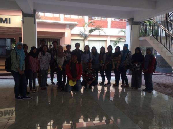 DREAMLAND_29's tweet photo. yah cahaya nya gelap 😂 http://t.co/q5DR5c7flG