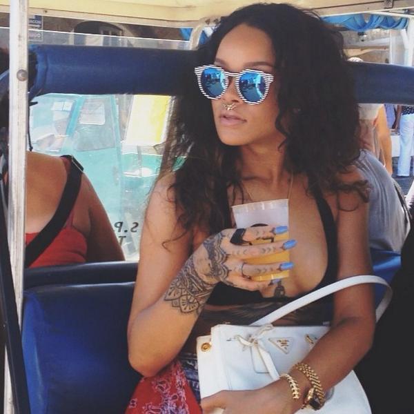 NavyDiko's tweet photo. @ReblRihanna @RihannaReplay http://t.co/zyS87o1ln9