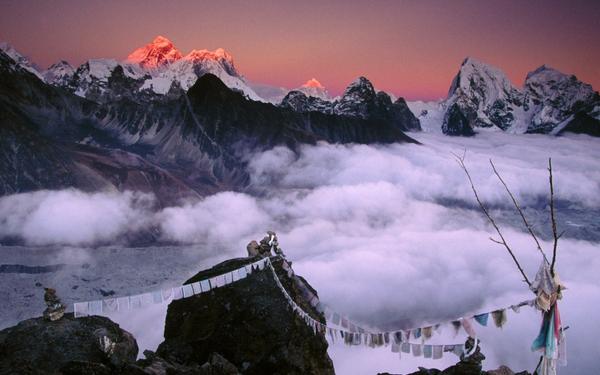Een trekking door het #Himalaya gebergte! Zonsopkomst met uitzicht op #mounteverest! #wish