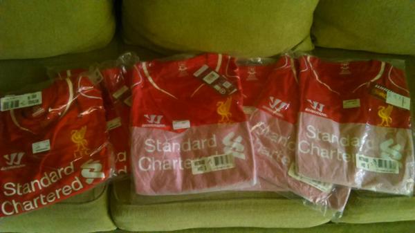 RedStore_ID's tweet image. Ada yang minat? LIVERPOOL Home 14/15 size S BNWT sisa 1 | 400k | sms 081290530765