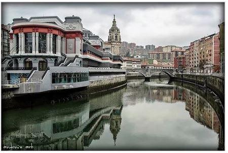 Mercadelaribera's tweet photo. Nuestro mercado reflejado en la ria. ¡Gran foto! http://t.co/QgdZ9dD3Ru